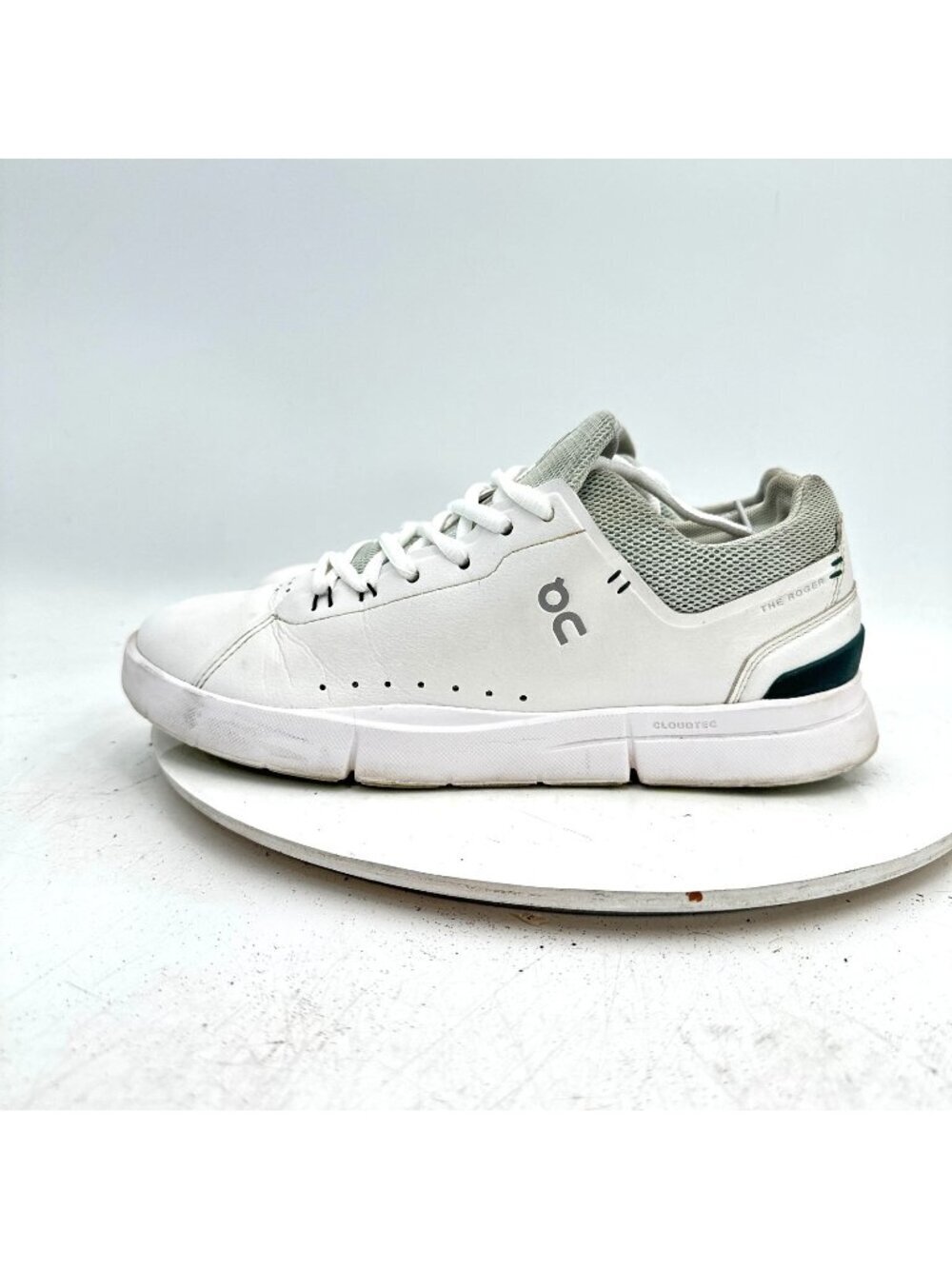 On THE ROGER Women Size 8.5 White Grey Tennis Shoes